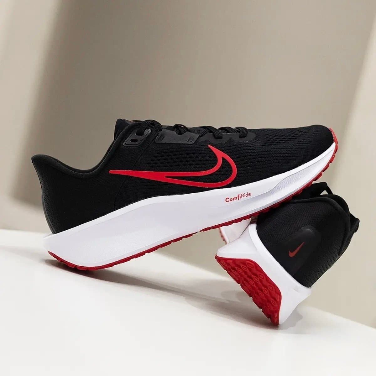 Nike Quest 6 Negro/Rojo - foto 2